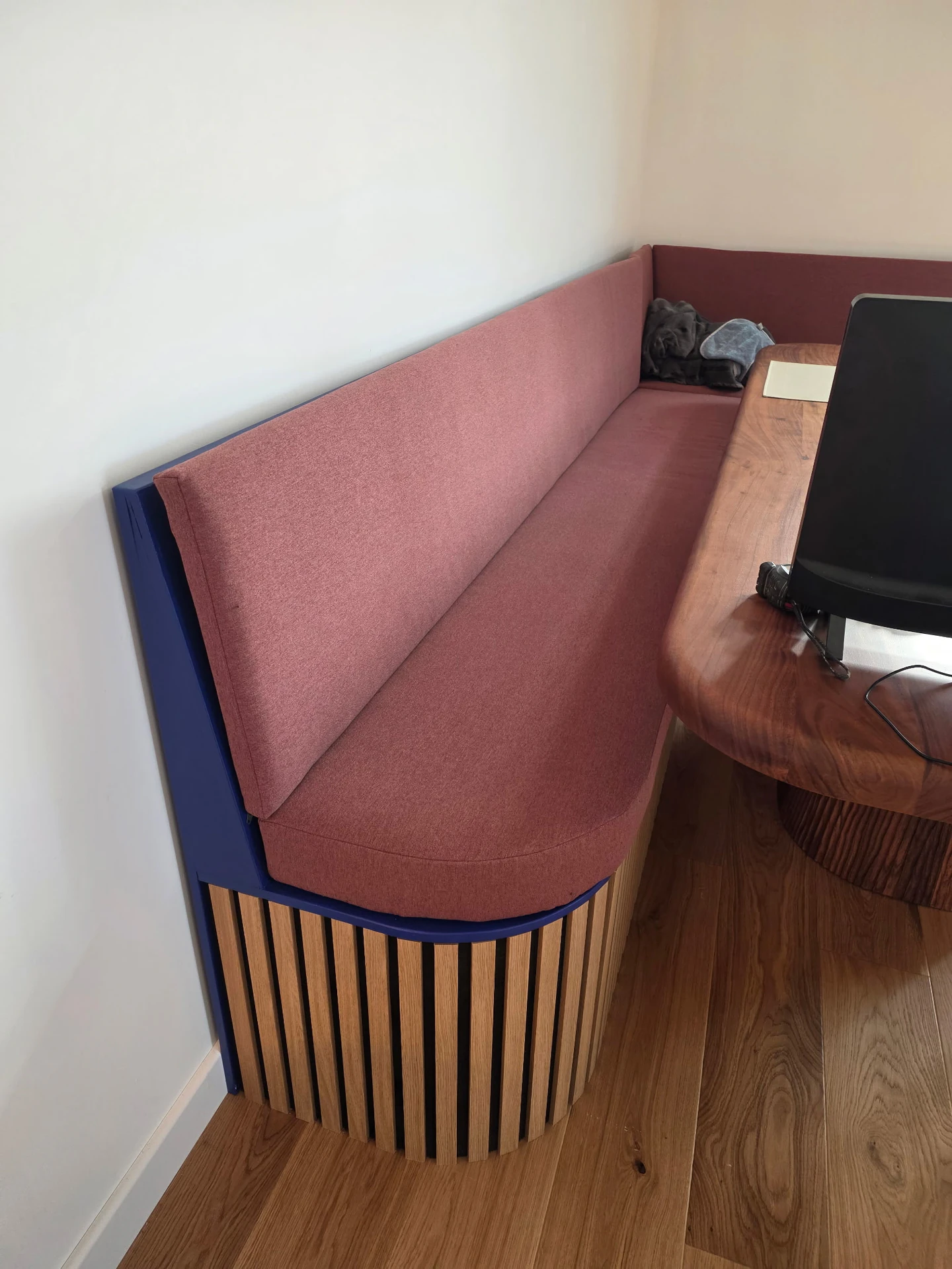 Couturière d’ameublement – confection de banquette sur mesure pour van aménagé